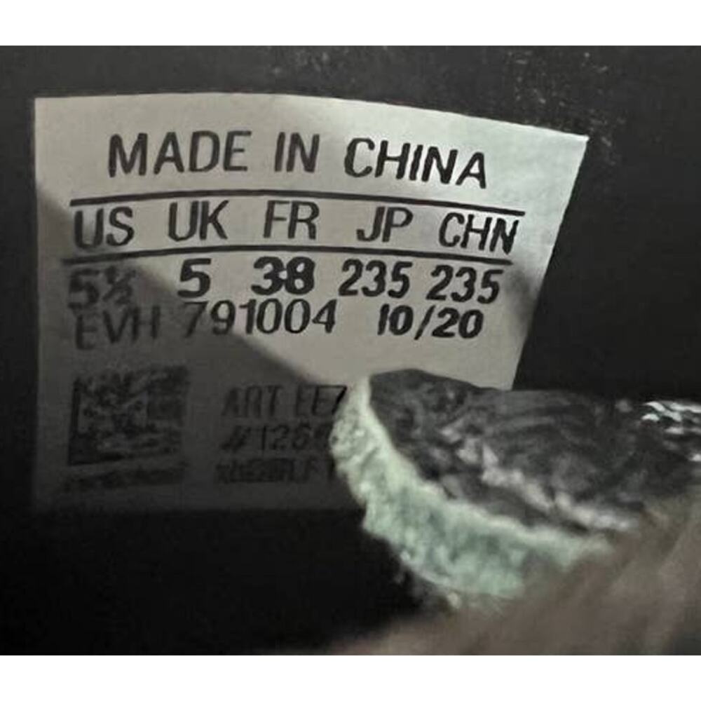 NEW Adidas Originals Ozweego EE7004 - Picture 11 of 11